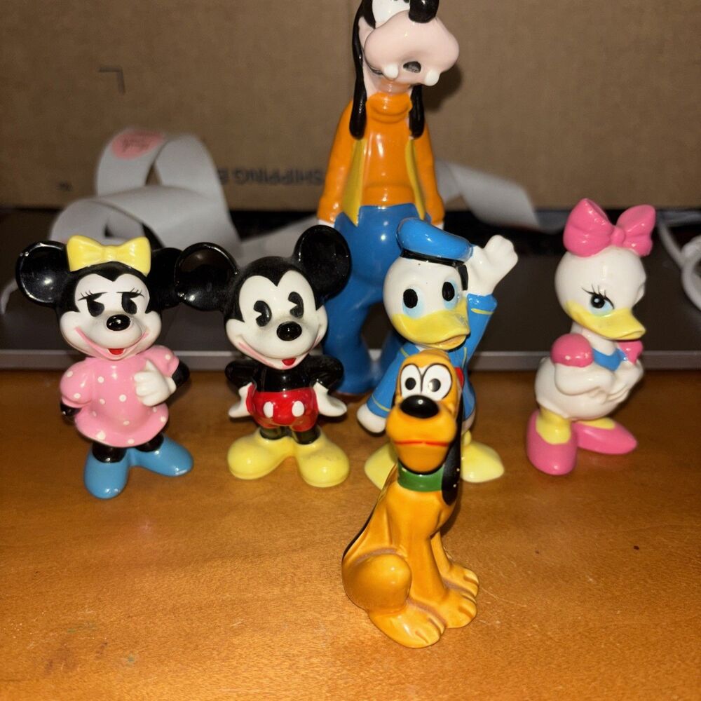 Vintage Disney Ceramic Figures Mickey, Minnie, Daisy, Goofy, Pluto, Donald